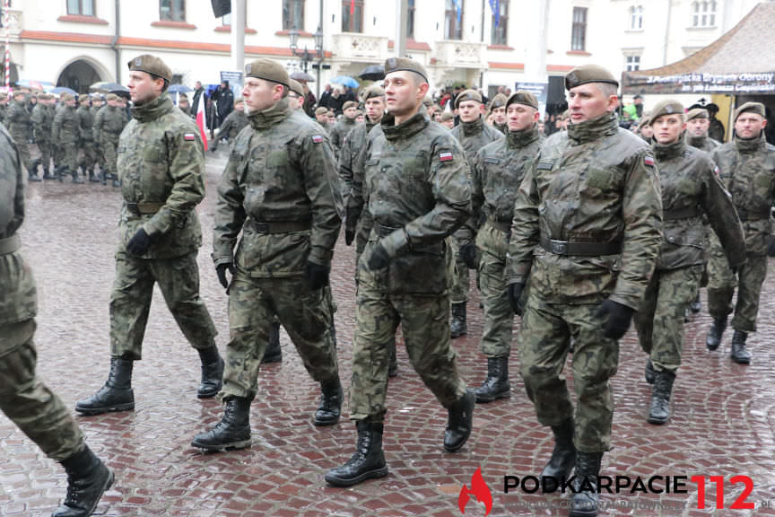 Przysięga żołnierzy WOT na rynku w Rzeszowie
