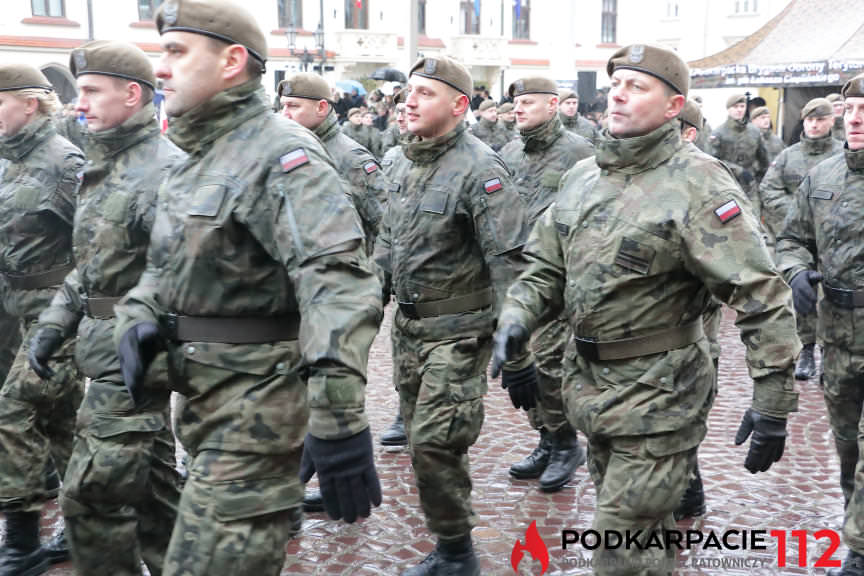 Przysięga żołnierzy WOT na rynku w Rzeszowie