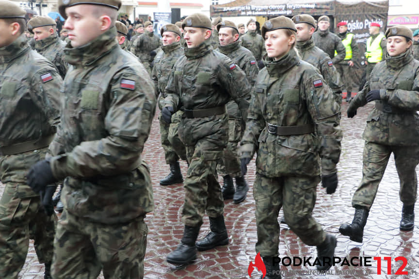 Przysięga żołnierzy WOT na rynku w Rzeszowie