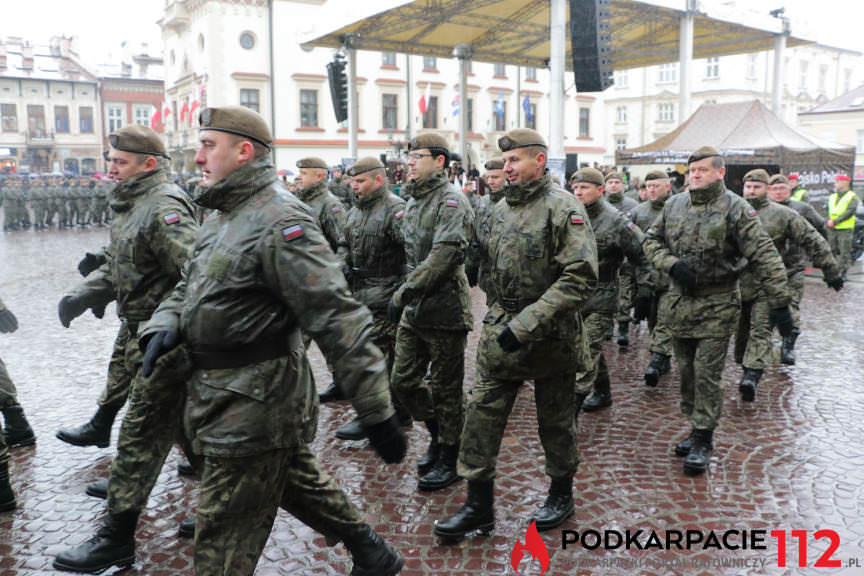 Przysięga żołnierzy WOT na rynku w Rzeszowie