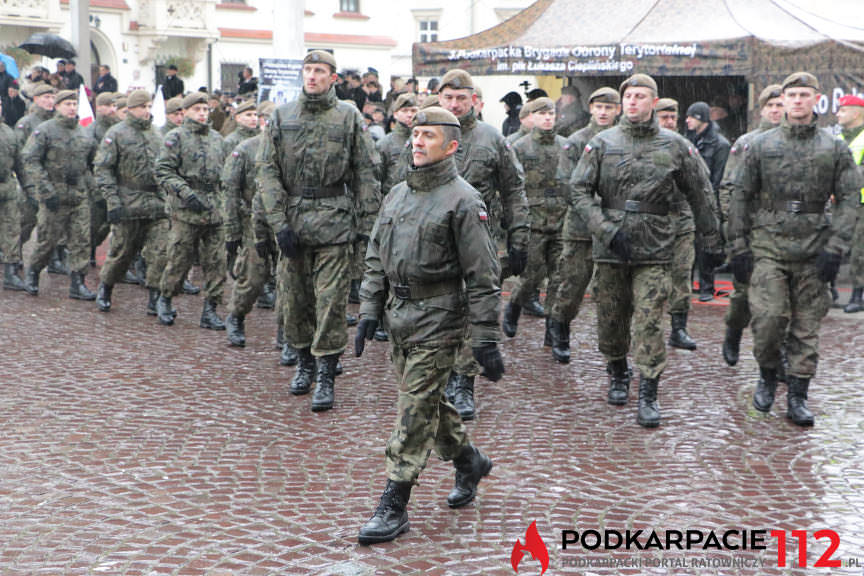 Przysięga żołnierzy WOT na rynku w Rzeszowie