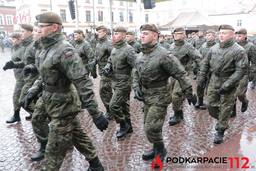 Przysięga żołnierzy WOT na rynku w Rzeszowie