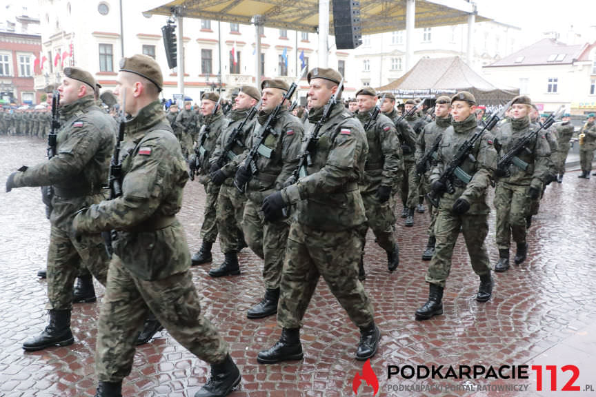 Przysięga żołnierzy WOT na rynku w Rzeszowie