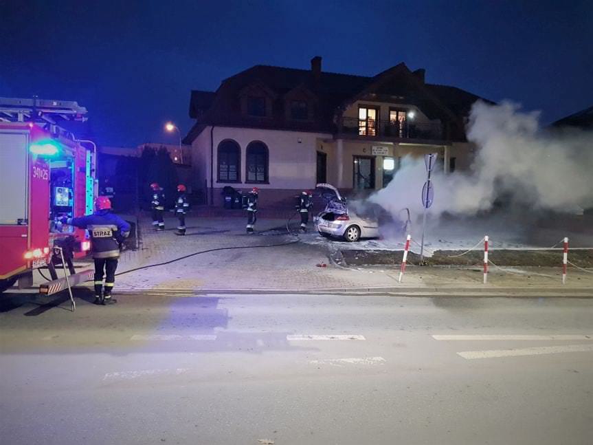 W Krośnie spłonął samochód osobowy