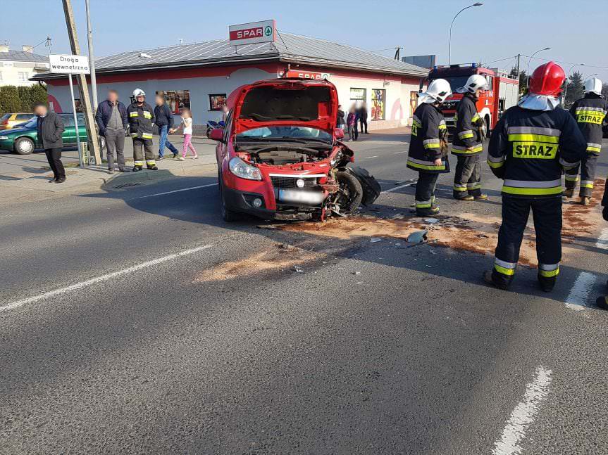 Wypadek w Iwoniczu. Zderzenie dwóch samochodów osobowych