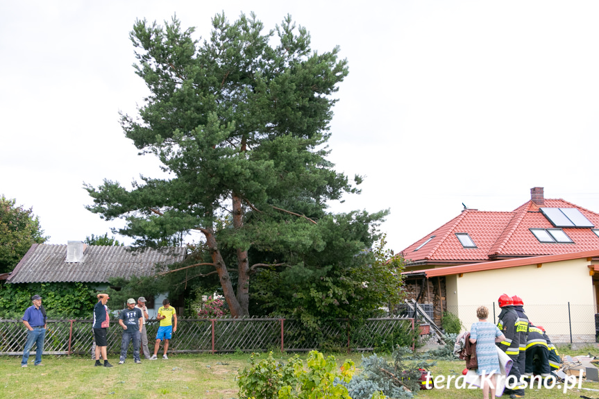 Wypadek w Krośnie. W okolicy lotniska rozbił się szybowiec