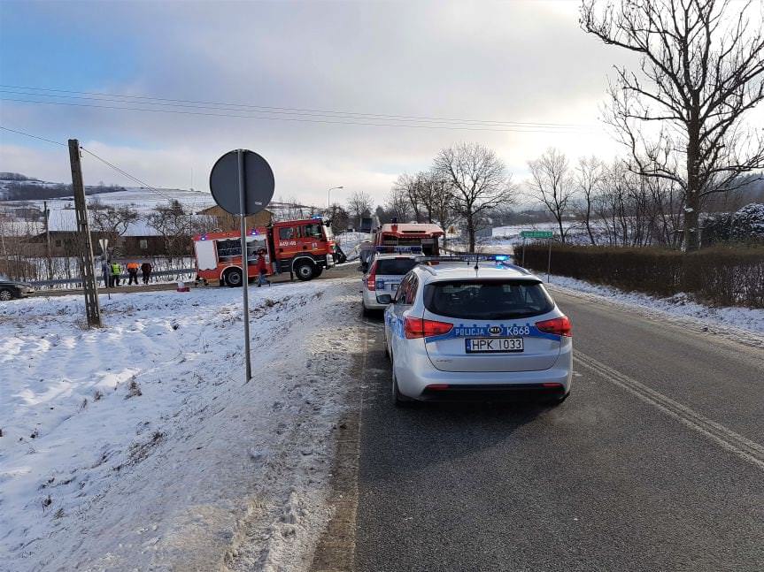 Wypadek w Łysej Górze. Zderzenie trzech pojazdów