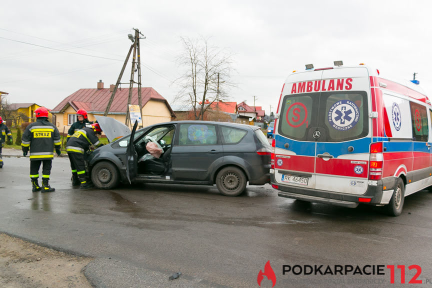 Wypadek w Świerzowej Polskiej na skrzyżowaniu