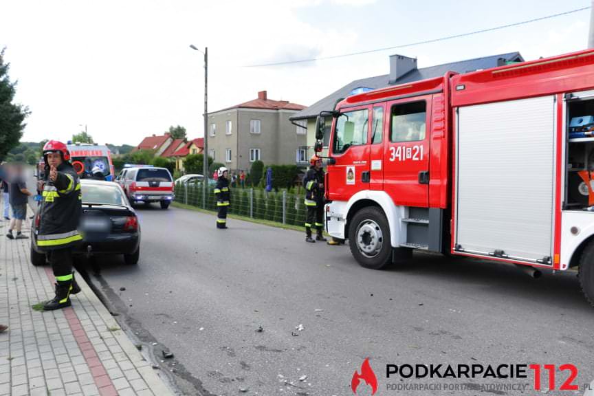 Zderzenie dwóch samochodów w Jedliczu