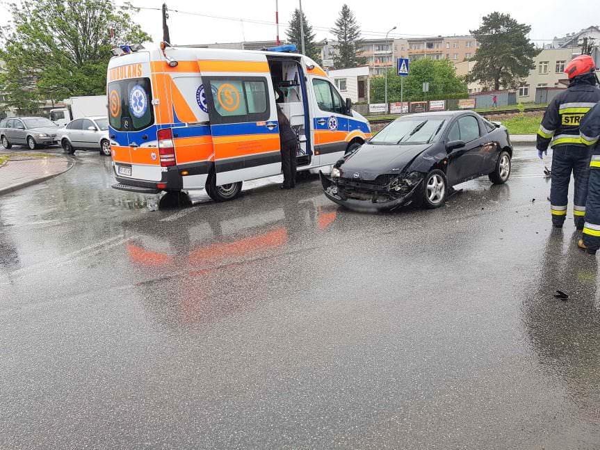 Zderzenie Forda i Opla na Bieszczadzkiej w Krośnie