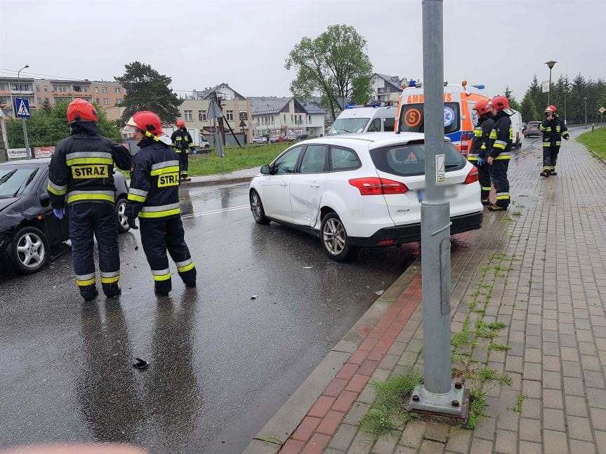 Zderzenie Forda i Opla na Bieszczadzkiej w Krośnie