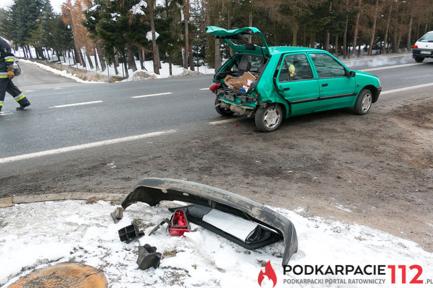 Zderzenie peugeota i citroena w Iwoniczu