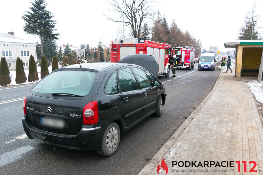 Zderzenie peugeota i citroena w Iwoniczu