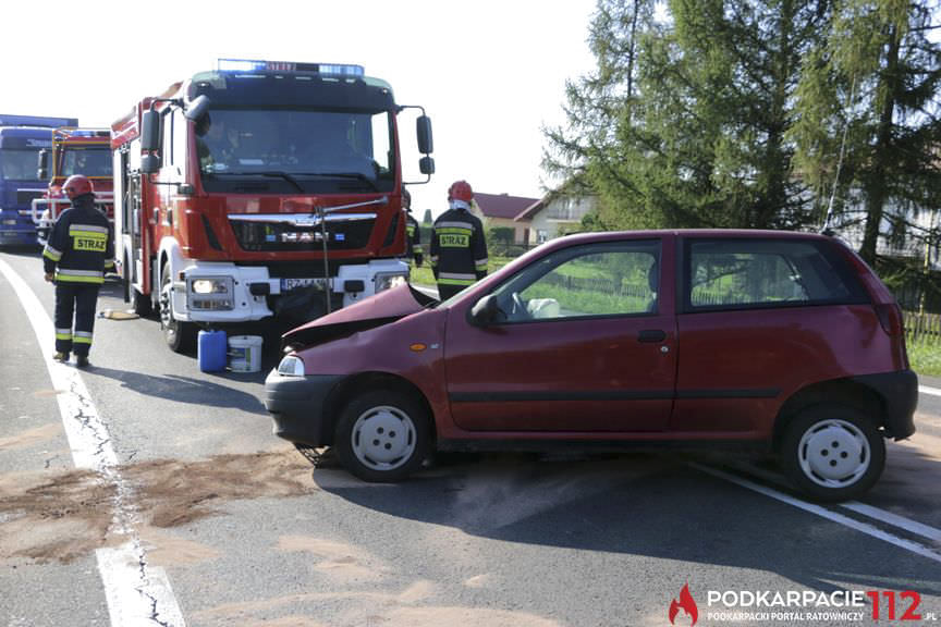 Zderzenie samochodów w Moderówce