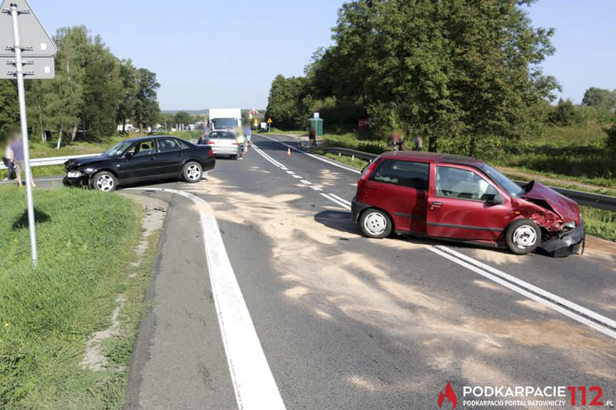 Zderzenie samochodów w Moderówce