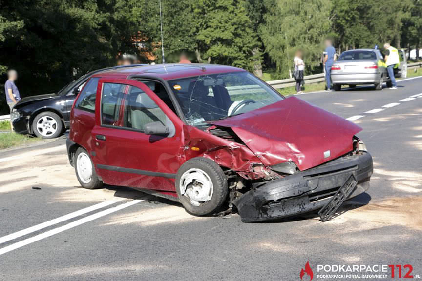 Zderzenie samochodów w Moderówce