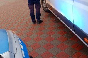 32-latek przewoził troje dzieci bez fotelików