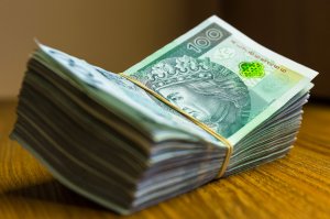 80-latka straciła ponad 150 tys. zł