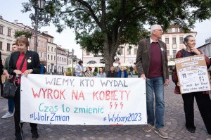"Ani jednej więcej". Demonstracja na rynku w Rzeszowie [ZDJĘCIA]