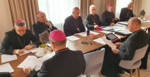 Biskupi apelują do polityków i partii politycznych przed wyborami