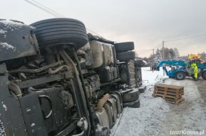 Ciężarówka na boku