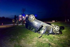 Dachowanie nietrzeźwego kierowcy w Wesołej