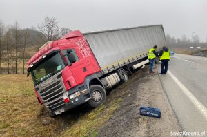 DK19. Ciężarówka zjechała z drogi