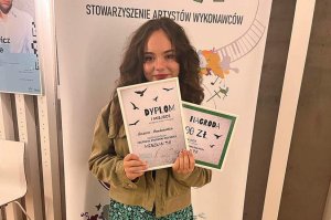 I miejsce dla Amelii Borkowskiej z Rzeszowskiego Domu Kultury w Ogólnopolskim Festiwalu Piosenki Polskiej „MIESZKAM TU!”