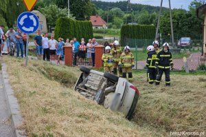 Kolizja w Chorkówce. Fiat punto w rowie