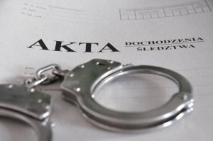 Najpierw pobili znajomego, a później jeden z nich zniszczył mu telewizor