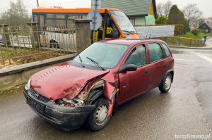 Nie opanował samochodu i uderzył w autobus