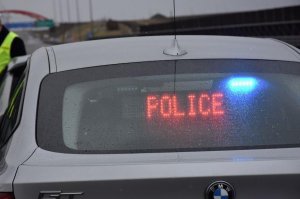 Nieoznakowane BMW walczy z piratami drogowymi