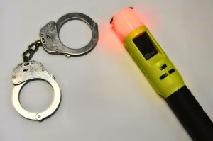 Nietrzeźwy kierowca zakończył jazdę w rowie