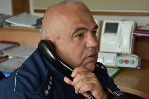 Opanowany i doświadczony dyżurny pomógł kobiecie potrzebującej pomocy