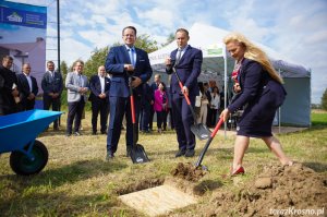 Osiedle Słoneczna w Niżnej Łące. Wbito pierwsze łopaty