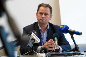 Paraliż szpitala w Krośnie. Dyrektor przeprasza pacjentów, pielęgniarki wyjaśniają