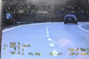 Pędził bmw 192 km/h. Tłumaczył się sprawdzianem z matematyki