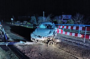 Pijany 26-latek roztrzaskał BMW