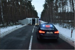 Pijany 53-latek wjechał ciężarówką do rowu