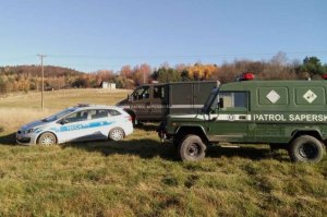 Podczas prac znaleziono pocisk artyleryjski. Policjanci zabezpieczyli miejsce