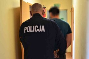 Policjanci z wydziału poszukiwań zatrzymali dwóch mężczyzn