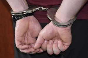 Policjanci zatrzymali 40-latka poszukiwanego listem gończym