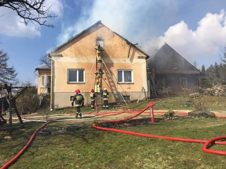 Pożar domu w miejscowości Jasienica Rosielna 