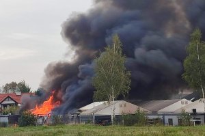 Pożar hal namiotowych w Tajęcinie
