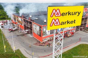 Pożar w Merkury Market został opanowany [ZDJĘCIA]