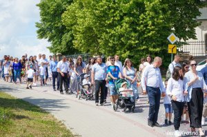 Procesja Bożego Ciała w parafii Zręcin