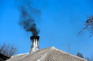 Sąsiad pali śmieciami? Możesz to zgłosić przez aplikację