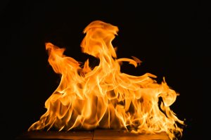 Stalowa Wola. Wybuch w garażu, poparzonych dwóch mężczyzn