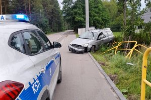 Stracił panowanie nad pojazdem i uderzył w ogrodzenie