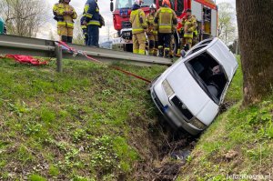 Stracił panowanie nad pojazdem i wjechał do rowu